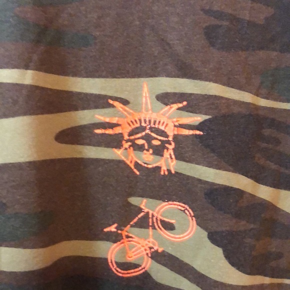 T- shirt New York is a Nationality, camo - Picture 5 of 7